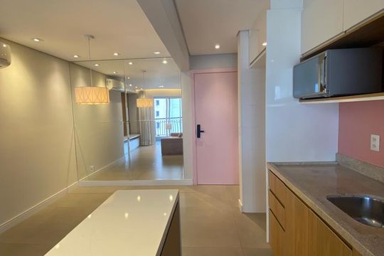 Cozinha de apartamento para alugar com 2 quartos, 65m² em Campo Belo, São Paulo