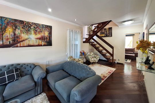 Sala 1 de casa de condomínio para alugar com 4 quartos, 277m² em Matapaca, Niterói