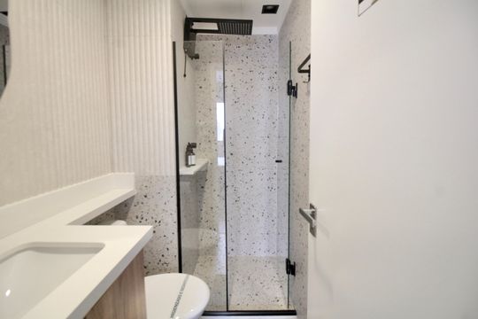 Banheiro  de apartamento à venda com 1 quarto, 32m² em Brás, São Paulo
