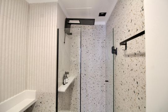 Banheiro de apartamento à venda com 1 quarto, 32m² em Brás, São Paulo