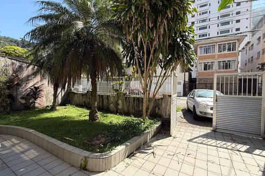 Fachada de casa para alugar com 5 quartos, 130m² em Barra Funda, Guarujá