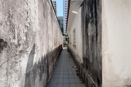 Quintal de casa para alugar com 5 quartos, 130m² em Barra Funda, Guarujá
