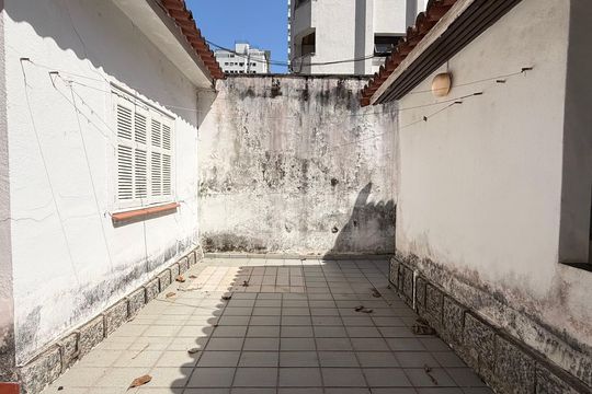 Quintal de casa para alugar com 5 quartos, 130m² em Barra Funda, Guarujá