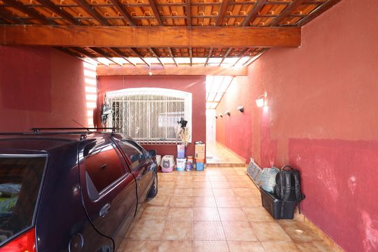 Garagem de casa à venda com 5 quartos, 201m² em Campo Grande, São Paulo