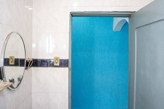 Casa 1 - Banheiro social de casa para alugar com 2 quartos, 110m² em Taboão, Diadema