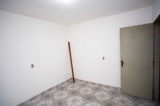 Casa para alugar com 2 quartos, 110m² em Taboão, Diadema