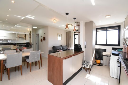 Apartamento à venda com 2 quartos, 69m² em Boa Vista, Curitiba