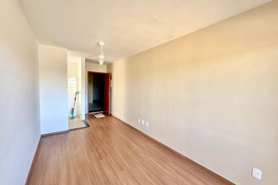 Sala de apartamento para alugar com 2 quartos, 48m² em Tijuca, Contagem