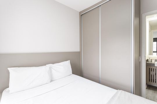 Quarto de apartamento à venda com 1 quarto, 29m² em Indianópolis, São Paulo