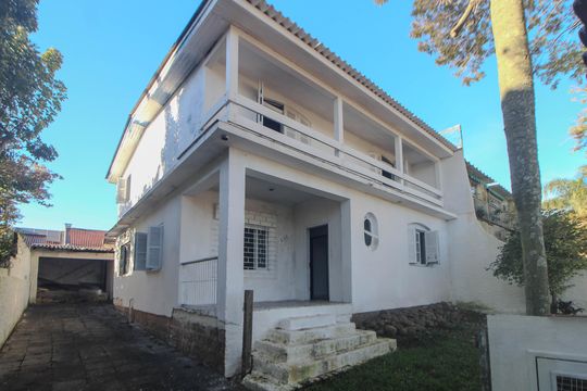 Casa à venda com 3 quartos, 216m² em Espírito Santo, Porto Alegre