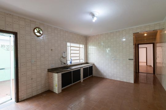 Cozinha de casa para alugar com 2 quartos, 90m² em Jardim das Oliveiras, São Paulo