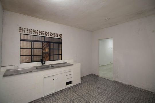 Cozinha de casa para alugar com 1 quarto, 40m² em Jardim Julieta, São Paulo