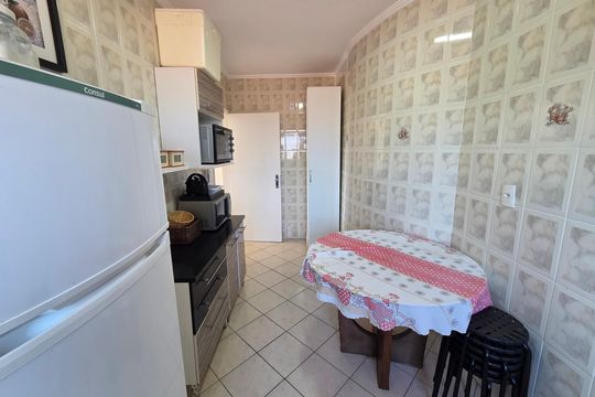 Cozinha de apartamento para alugar com 2 quartos, 80m² em Vilamar, Praia Grande