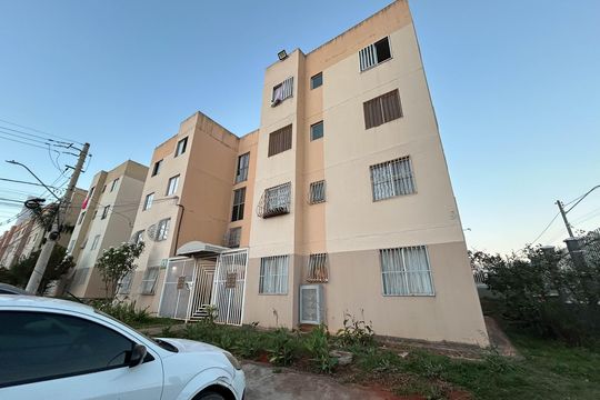 Fachada do bloco de apartamento para alugar com 2 quartos, 45m² em Paranoa, Brasília
