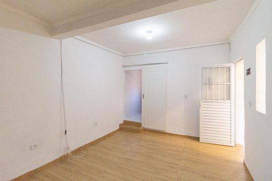 Sala de casa para alugar com 2 quartos, 171m² em Jardim Carapicuiba, Carapicuíba