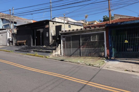 Fachada de casa à venda com 2 quartos, 88m² em Utinga, Santo André