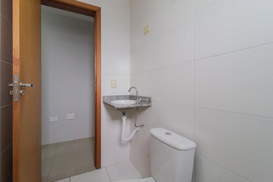 Banheiro Social de apartamento para alugar com 3 quartos, 70m² em Vila Assis Brasil, Mauá
