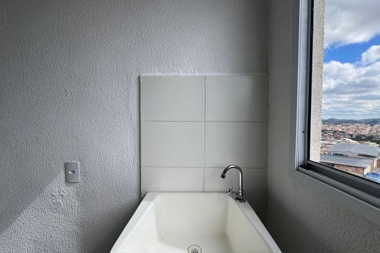 Área de Serviço de apartamento para alugar com 2 quartos, 43m² em Arvoredo Ii, Contagem