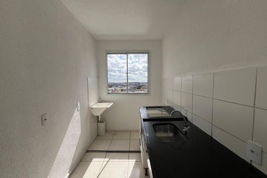Cozinha de apartamento para alugar com 2 quartos, 43m² em Arvoredo Ii, Contagem