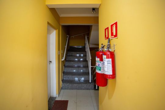Hall de entrada de apartamento para alugar com 2 quartos, 50m² em Vila Nogueira, Diadema