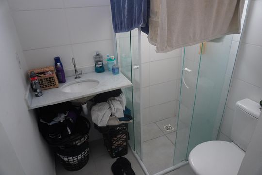 Banheiro da Suíte 1 de casa de condomínio à venda com 2 quartos, 130m² em Chácaras São Luís, Barueri