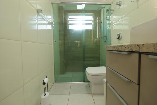 Banheiro de apartamento à venda com 2 quartos, 65m² em Vila Mariana, São Paulo