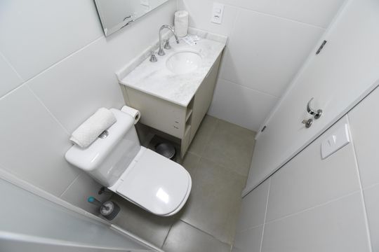 Banheiro do Studio de kitnet/studio para alugar com 1 quarto, 20m² em Centro Batel, Curitiba
