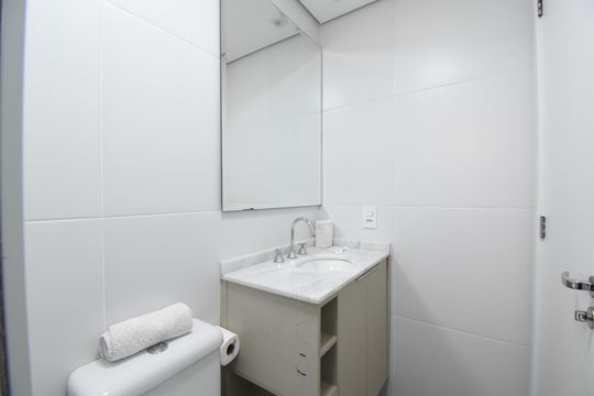 Banheiro do Studio de kitnet/studio para alugar com 1 quarto, 20m² em Centro Batel, Curitiba