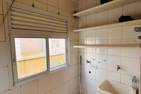 Área de serviço de apartamento para alugar com 2 quartos, 60m² em Residencial Morada dos Lagos, Barueri