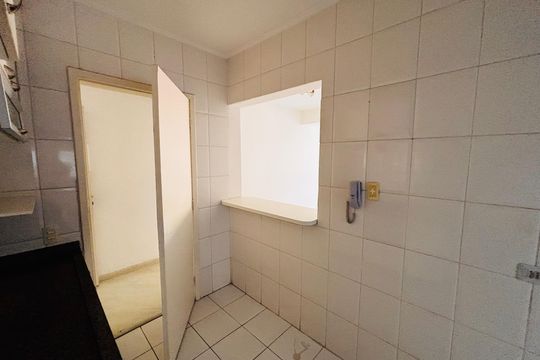 Cozinha  de apartamento para alugar com 2 quartos, 60m² em Residencial Morada dos Lagos, Barueri