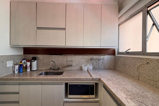 Cozinha de apartamento para alugar com 2 quartos, 98m² em Vila Olímpia, São Paulo