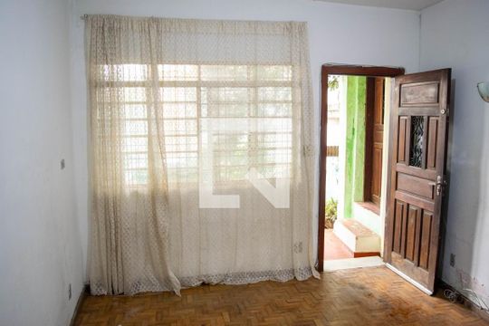 Casa à venda com 4 quartos, 100m² em Cidade Mãe do Céu, São Paulo