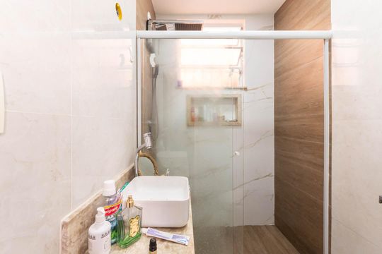 Banheiro Suíte de apartamento à venda com 1 quarto, 38m² em Tijuca, Rio de Janeiro