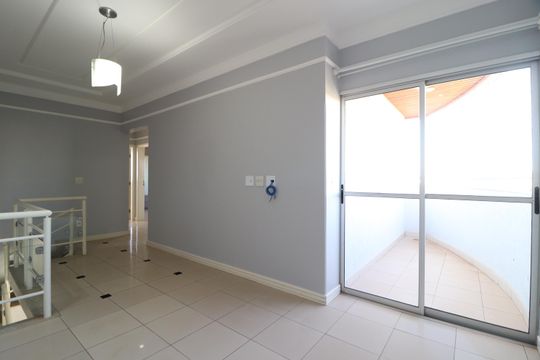 Sala Superior de apartamento para alugar com 3 quartos, 217m² em Santa Mônica, Uberlândia