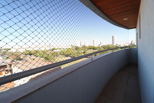 Sacada dos Quartos de apartamento para alugar com 3 quartos, 217m² em Santa Mônica, Uberlândia