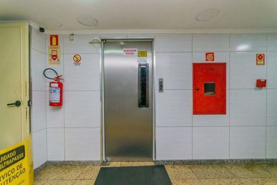 Área externa de apartamento para alugar com 2 quartos, 58m² em Humaitá, Porto Alegre