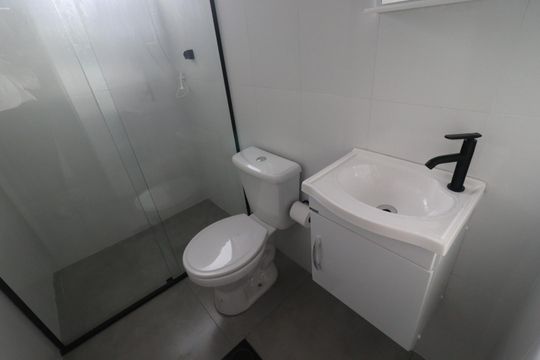 Banheiro de apartamento para alugar com 2 quartos, 60m² em Jardim Macedo, Ribeirão Preto