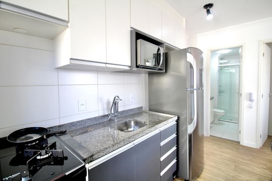 Cozinha de apartamento para alugar com 2 quartos, 34m² em Água Rasa, São Paulo