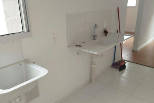 Cozinha de apartamento para alugar com 2 quartos, 40m² em Inhoaíba, Rio de Janeiro