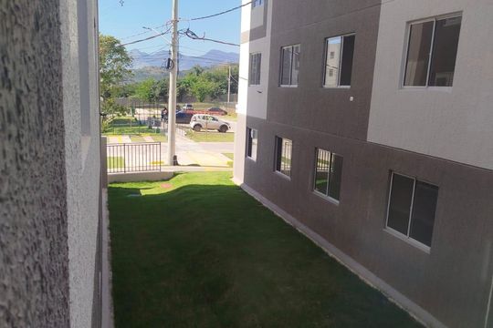 Área externa de apartamento para alugar com 2 quartos, 40m² em Inhoaíba, Rio de Janeiro