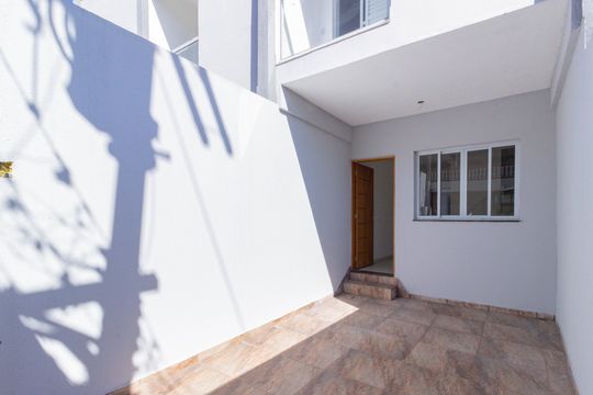 Casa à venda com 2 quartos, 73m² em Vila Yara, São Paulo
