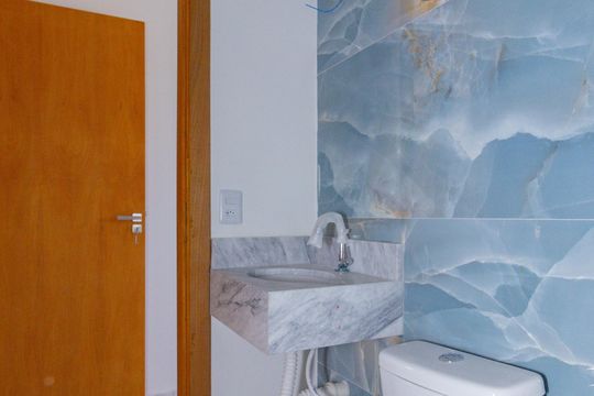 Banheiro de casa à venda com 2 quartos, 73m² em Vila Yara, São Paulo