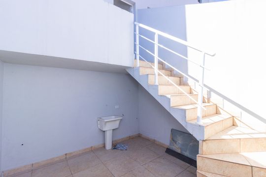Lavanderia de casa à venda com 2 quartos, 73m² em Vila Yara, São Paulo