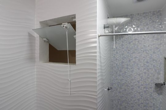 Banheiro 1 de casa de condomínio para alugar com 2 quartos, 102m² em Jardim Excelcior, Cabo Frio