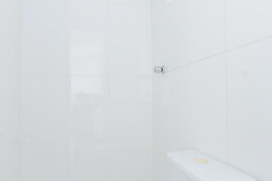 Banheiro de serviço de apartamento para alugar com 2 quartos, 77m² em Macedo, Guarulhos