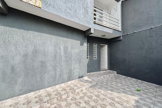 Garagem de casa à venda com 3 quartos, 100m² em Vila Domitila, São Paulo
