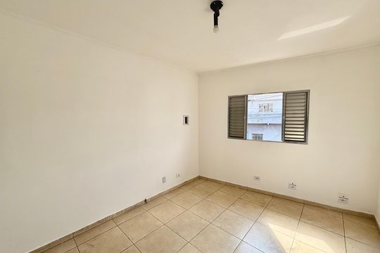 Quarto 2 de casa à venda com 3 quartos, 100m² em Vila Domitila, São Paulo