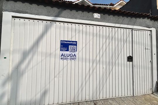 Fachada de casa à venda com 3 quartos, 100m² em Vila Domitila, São Paulo