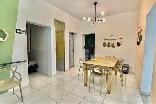 Sala  de casa à venda com 7 quartos, 236m² em Serra, Belo Horizonte