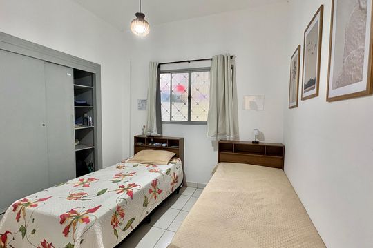 Quarto de casa à venda com 7 quartos, 236m² em Serra, Belo Horizonte